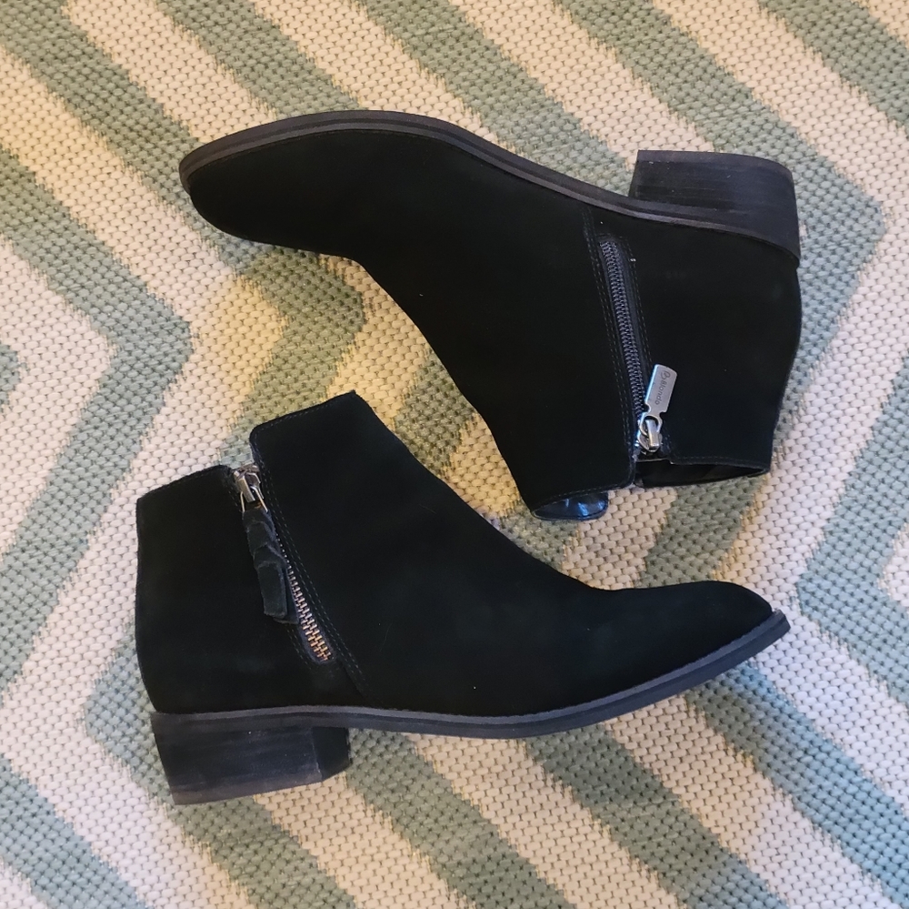 Blondo Liam Black suede waterproof booties 9.5